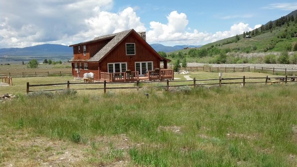 Montana Spirit Guest Lodge Cliff Lake Eksteriør bilde